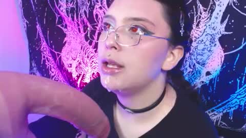 Mika online show from 8, 4, 2026