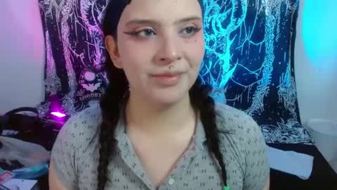 Snapshot of mikaskullcs chatting on 8, 6, 2026 Mika online show from 8, 6, 2026