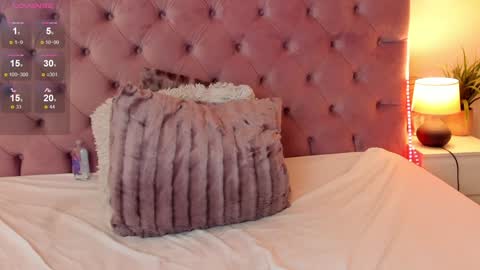 Snapshot of mikavia chatting on 30, 12, 2024 Mika online show from 30, 12, 2024