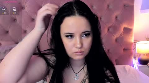 Snapshot of mikavia chatting on 6, 1, 2025 Mika online show from 6, 1, 2025