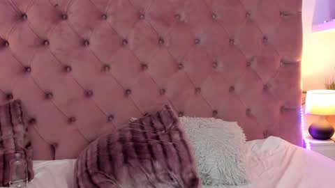 Snapshot of mikavia chatting on 5, 2, 2025 Mika online show from 5, 2, 2025