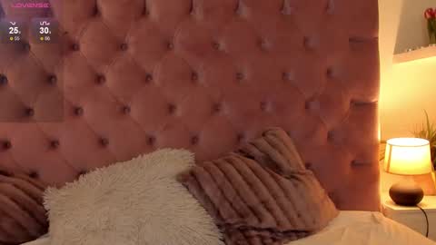 Snapshot of mikavia chatting on 9, 2, 2025 Mika online show from 9, 2, 2025