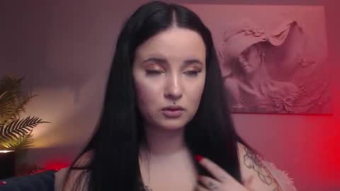 Snapshot of mikavia chatting on 21, 9, 2025 Mika online show from 21, 9, 2025