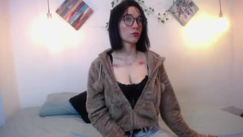 Snapshot of mikaza_akerman chatting on 4, 5, 2026 mikaza online show from 4, 5, 2026