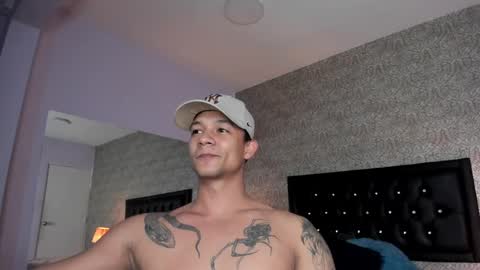 Snapshot of mike2_wills chatting on 11, 12, 2024 Mike2 wills online show from 11, 12, 2024