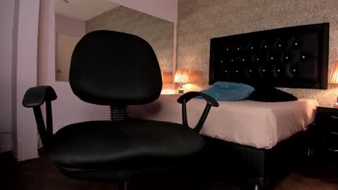 Snapshot of mike2_wills chatting on 7, 1, 2025 Mike2 wills online show from 7, 1, 2025