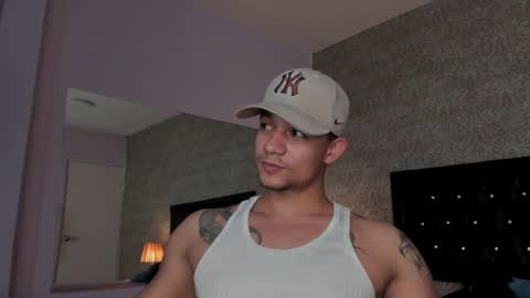 Snapshot of mike2_wills chatting on 28, 1, 2025 Mike2 wills online show from 28, 1, 2025