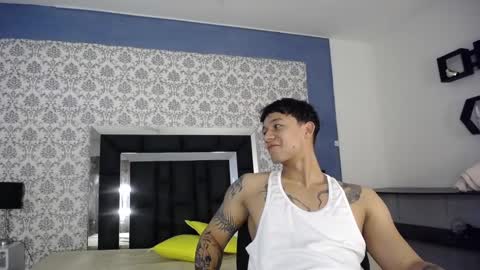 Snapshot of mike2_wills chatting on 1, 2, 2025 Mike2 wills online show from 1, 2, 2025