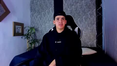 Mike 0233 online show from 9, 9, 2025