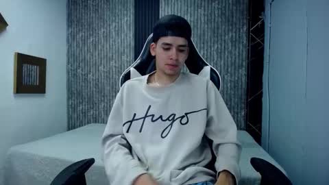 Mike 0233 online show from 22, 11, 2025