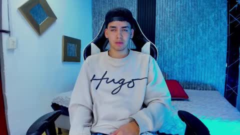 Mike 0233 online show from 5, 12, 2025