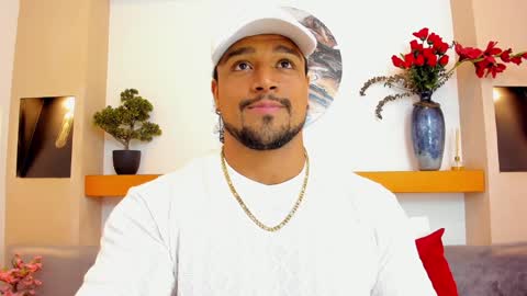 Snapshot of mike_estevess chatting on 5, 12, 2024 online show from 5, 12, 2024