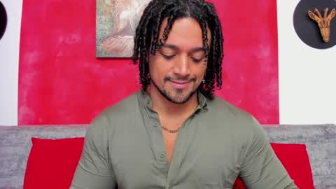 Snapshot of mike_estevess chatting on 3, 1, 2025 online show from 3, 1, 2025