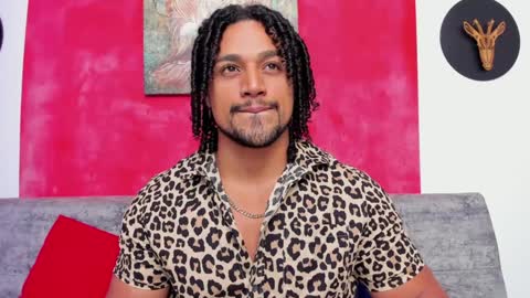 Snapshot of mike_estevess chatting on 12, 1, 2025 online show from 12, 1, 2025