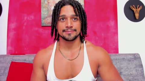 Snapshot of mike_estevess chatting on 12, 1, 2025 online show from 12, 1, 2025