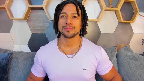 Snapshot of mike_estevess chatting on 14, 2, 2025 online show from 14, 2, 2025