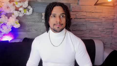 Snapshot of mike_estevess chatting on 23, 2, 2025 online show from 23, 2, 2025