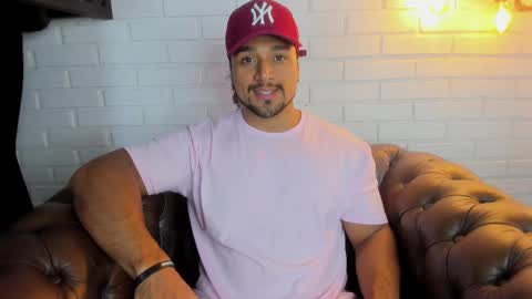 Snapshot of mike_estevess chatting on 27, 2, 2025 online show from 27, 2, 2025