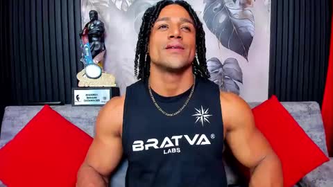 Snapshot of mike_estevess chatting on 13, 9, 2025 online show from 13, 9, 2025