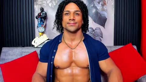 Snapshot of mike_estevess chatting on 15, 9, 2025 online show from 15, 9, 2025