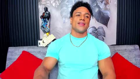 Snapshot of mike_estevess chatting on 18, 9, 2025 online show from 18, 9, 2025