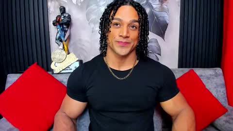 Snapshot of mike_estevess chatting on 8, 10, 2025 online show from 8, 10, 2025