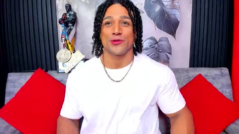 Snapshot of mike_estevess chatting on 10, 10, 2025 online show from 10, 10, 2025