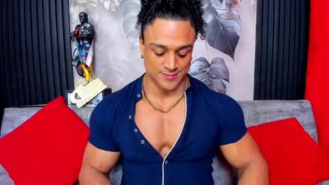 Snapshot of mike_estevess chatting on 21, 10, 2025 online show from 21, 10, 2025