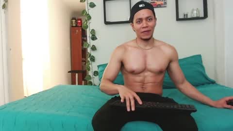 Snapshot of mike_rolly chatting on 29, 9, 2025 Enrique Rolly online show from 29, 9, 2025