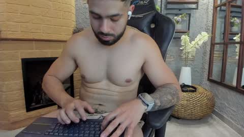 Snapshot of mikeblare chatting on 30, 1, 2025 Mike Blare online show from 30, 1, 2025