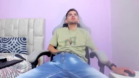 Snapshot of mikebradley15 chatting on 8, 2, 2026 mikebradley15 online show from 8, 2, 2026