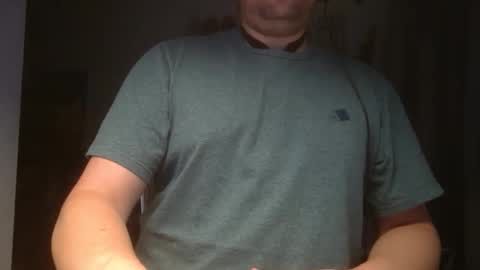Snapshot of mikec2216 chatting on 17, 10, 2025 mikec2216 online show from 17, 10, 2025