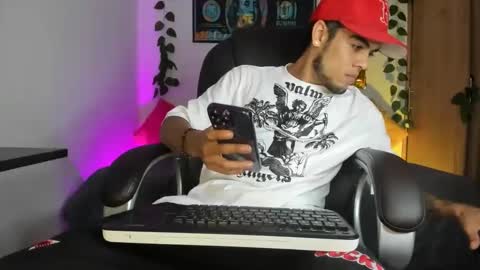 mikee_scooth online show from 3, 12, 2024