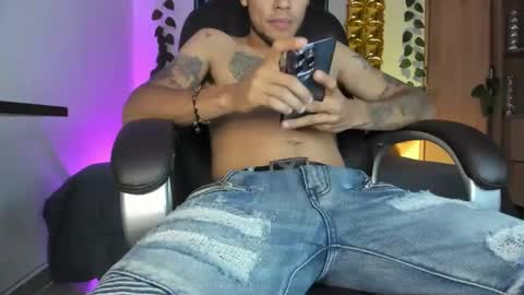 mikee_scooth online show from 4, 12, 2024