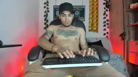 mikee_scooth online show from 12, 1, 2025