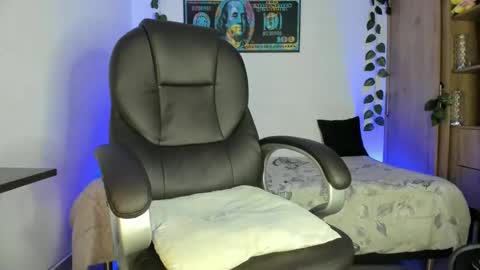 mikee_scooth online show from 26, 2, 2025