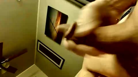 MikeHunt online show from 25, 12, 2024
