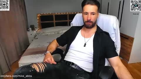 Snapshot of mikestrip chatting on 30, 4, 2026 Mike online show from 30, 4, 2026