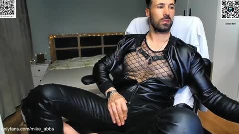 Snapshot of mikestrip chatting on 28, 5, 2026 Mike online show from 28, 5, 2026