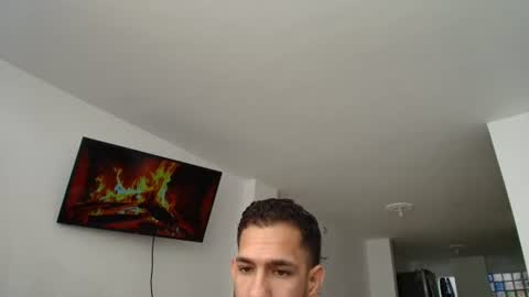 Snapshot of mikethomson01 chatting on 25, 6, 2026 Mike online show from 25, 6, 2026