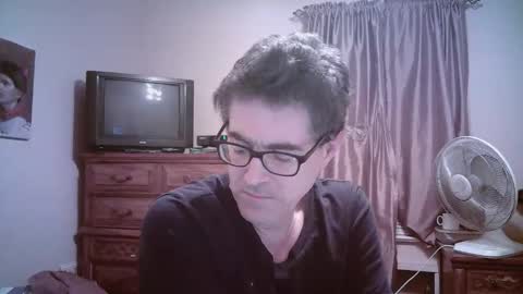 Snapshot of mikewulds chatting on 30, 4, 2026 Mike online show from 30, 4, 2026