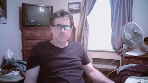 Snapshot of mikewulds chatting on 30, 4, 2026 Mike online show from 30, 4, 2026