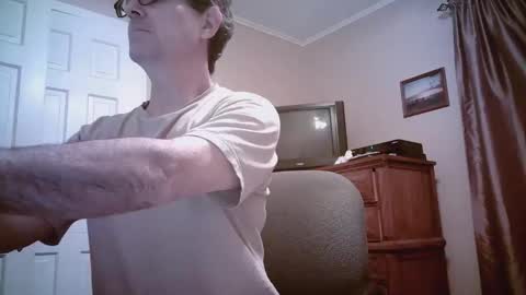 Snapshot of mikewulds chatting on 17, 5, 2026 Mike online show from 17, 5, 2026