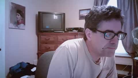 Snapshot of mikewulds chatting on 26, 5, 2026 Mike online show from 26, 5, 2026