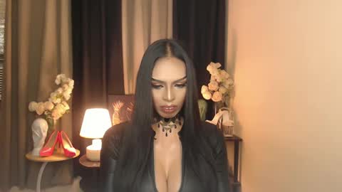 Mistress MikeyAlawi online show from 30, 12, 2024