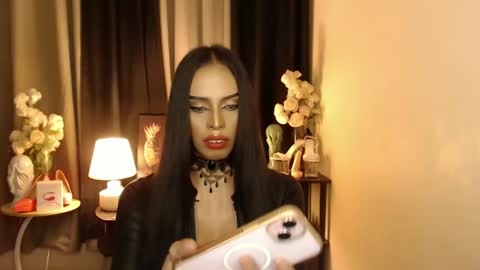 Mistress MikeyAlawi online show from 25, 1, 2025