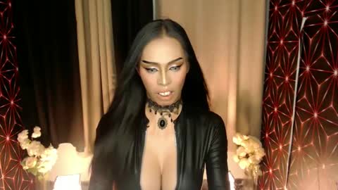 Mistress MikeyAlawi online show from 4, 3, 2025