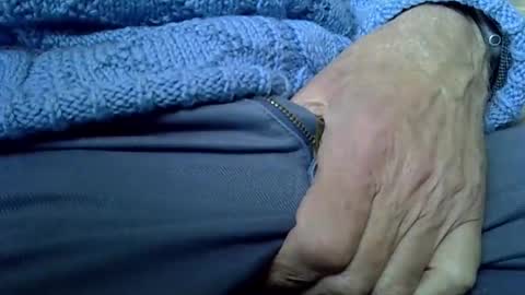 Snapshot of mikeybed chatting on 25, 11, 2025 mikeybed online show from 25, 11, 2025