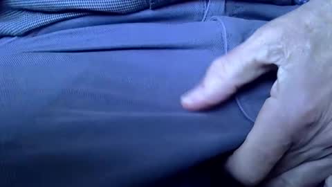 Snapshot of mikeybed chatting on 26, 11, 2025 mikeybed online show from 26, 11, 2025