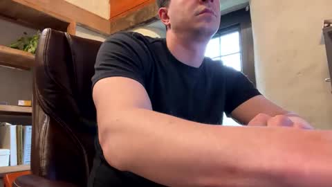 Snapshot of mikeydubs10 chatting on 22, 4, 2026 mikeydubs10 online show from 22, 4, 2026